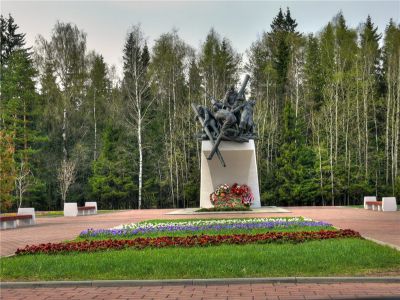 Памятник воинам-дорожникам, павшим за Родину